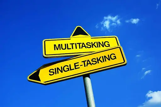 Two boards with multitasking and single tasking text